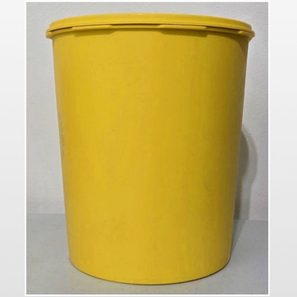 VTG 70s Tupperware Container Large Servalier Yellow Round Storage W/ Lid 1339-1 - Picture 6 of 14